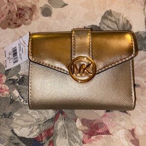 MICHAEL KORS CARMEN BILLFOLD WALLET NWT in BOX PALE GOLD